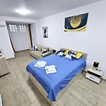 Modern & Cozy Cismigiu Park - Pop6 Bucharest