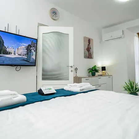 Modern & Cozy Cismigiu Park - Pop6 Apartment Bucharest